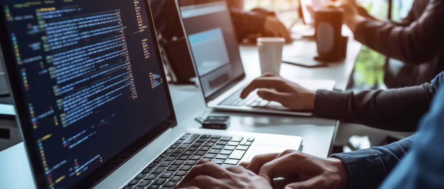 摄图网_600337382_wx_程序员在编程工作（企业商用）